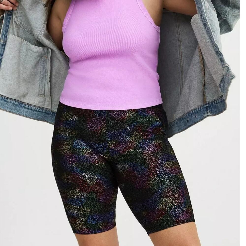 NWT Torrid 9'' Rainbow Speck Signature Pocket Bike Short Plus Size: 2X (18/20)
